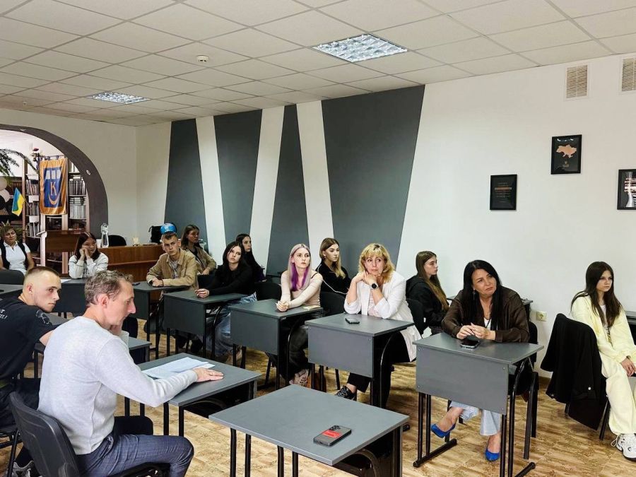 Молодіжна спільнота Калуша взяла участь у дискусії щодо програми національної ідентичності