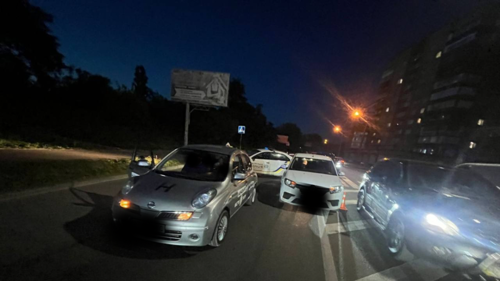 Нічна аварія в Івано-Франківську: зіткнулися два автомобілі