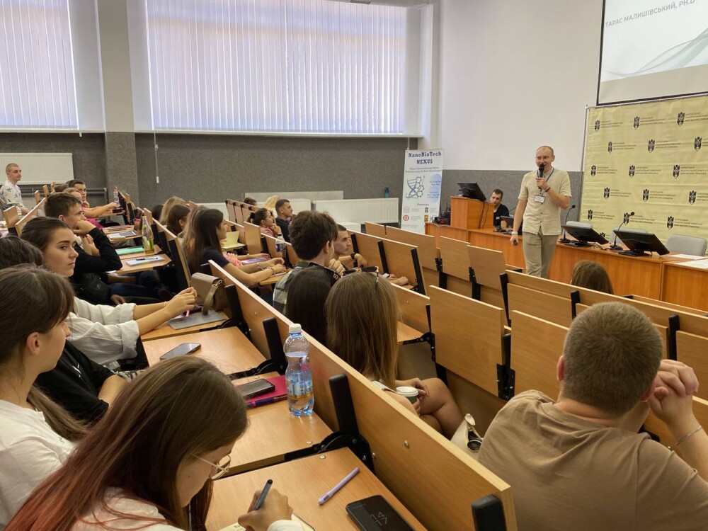 У Карпатському університеті розпочала роботу літня школа «NanoBioTechNEXUS: Інновації»