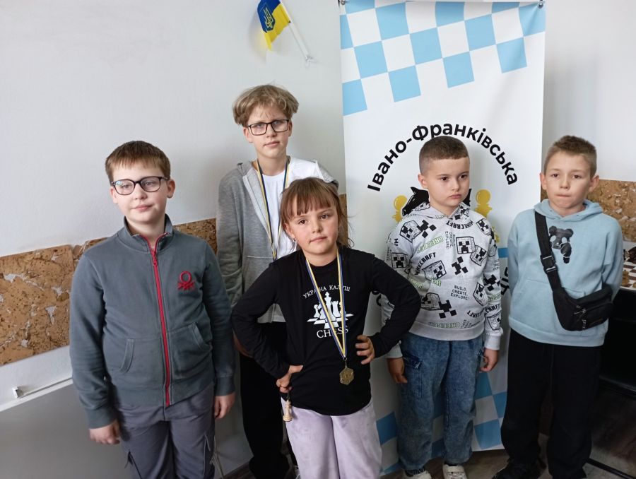 Юні калуські шахісти вибороли призові місця на турнірі «Шахові надії Прикарпаття-2025»
