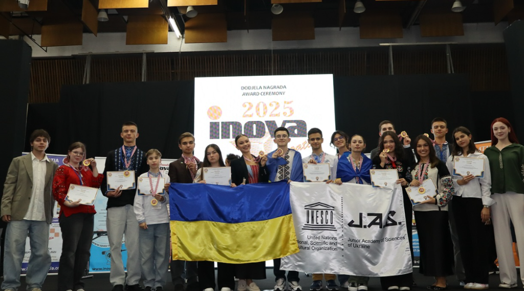 Учні з Волині, Івано-Франківщини та Львівщини виграли першість на шоу винаходів.