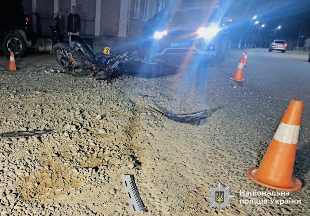 В Івано-Франківській області водій Nissan скоїв зіткнення з неповнолітнім мотоциклістом