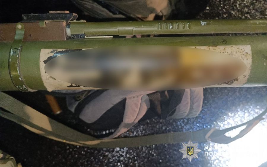 На Івано-Франківщині виявили “трофейний арсенал”: поліція вилучила у чоловіка боєприпаси та вибухові пристрої