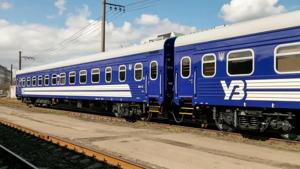 Укрзалізниця перенаправила деякі потяги через наслідки бойових дій.