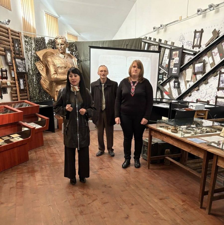 У Старому Угринові на виставці експонували фотоапарат та годинник Степана Бандери