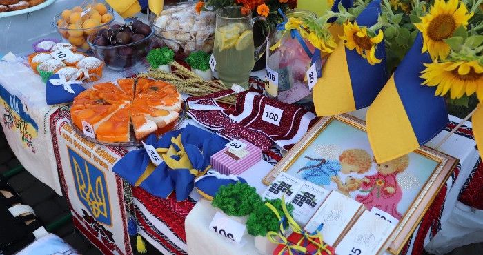 Ласощі, подарунки та аксесуари: у Калуші пройде благодійний базар на підтримку ЗСУ