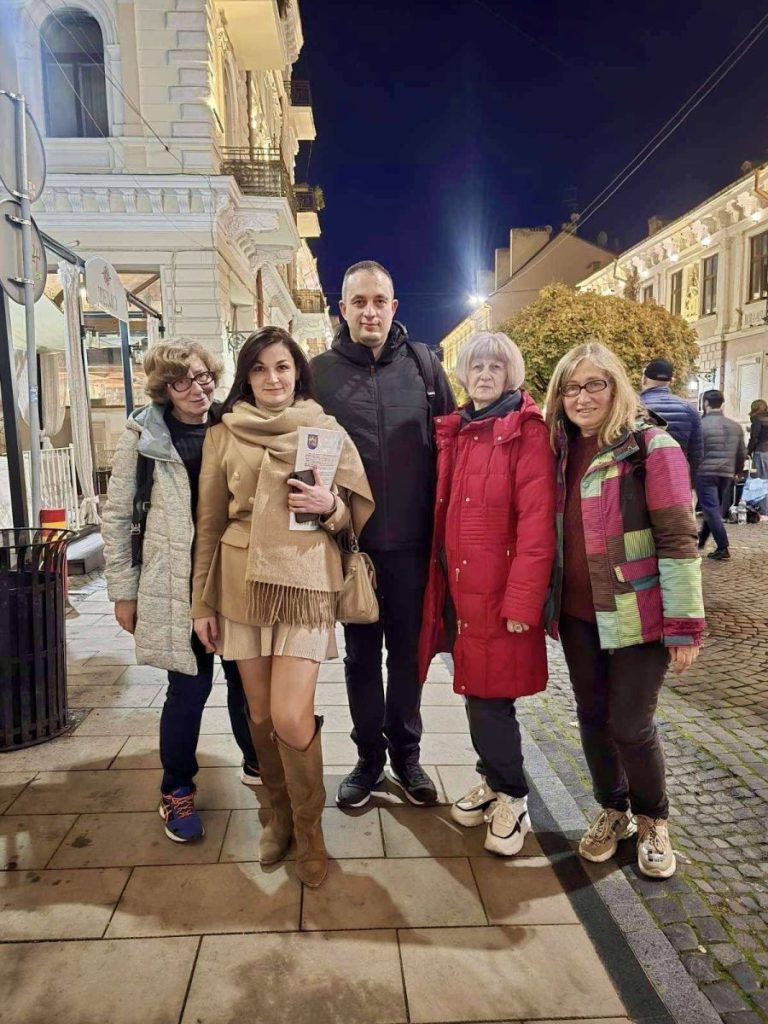 Двадцять митців Калуша взяли участь у осінньому пленері в Чернівцях