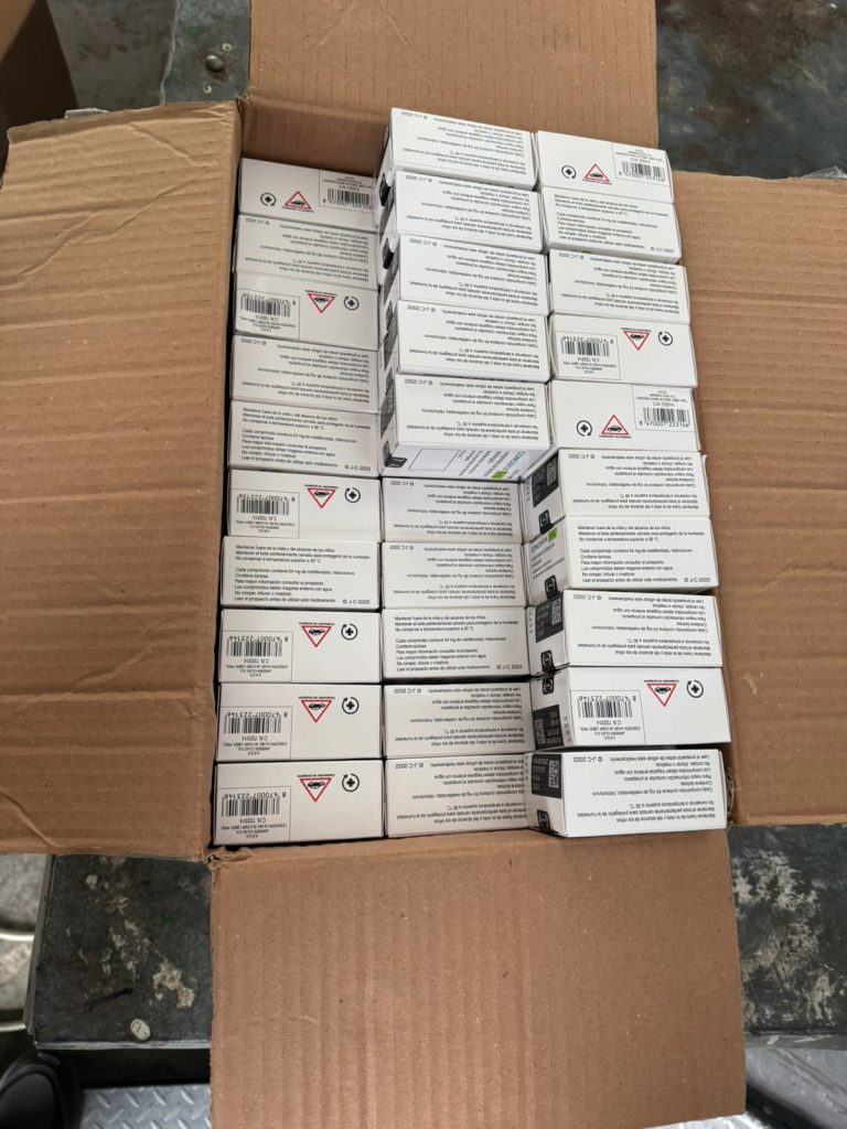 На кордоні затримали буковинця з медпрепаратами на майже 2 млн грн, які він перевозив до Прикарпаття.