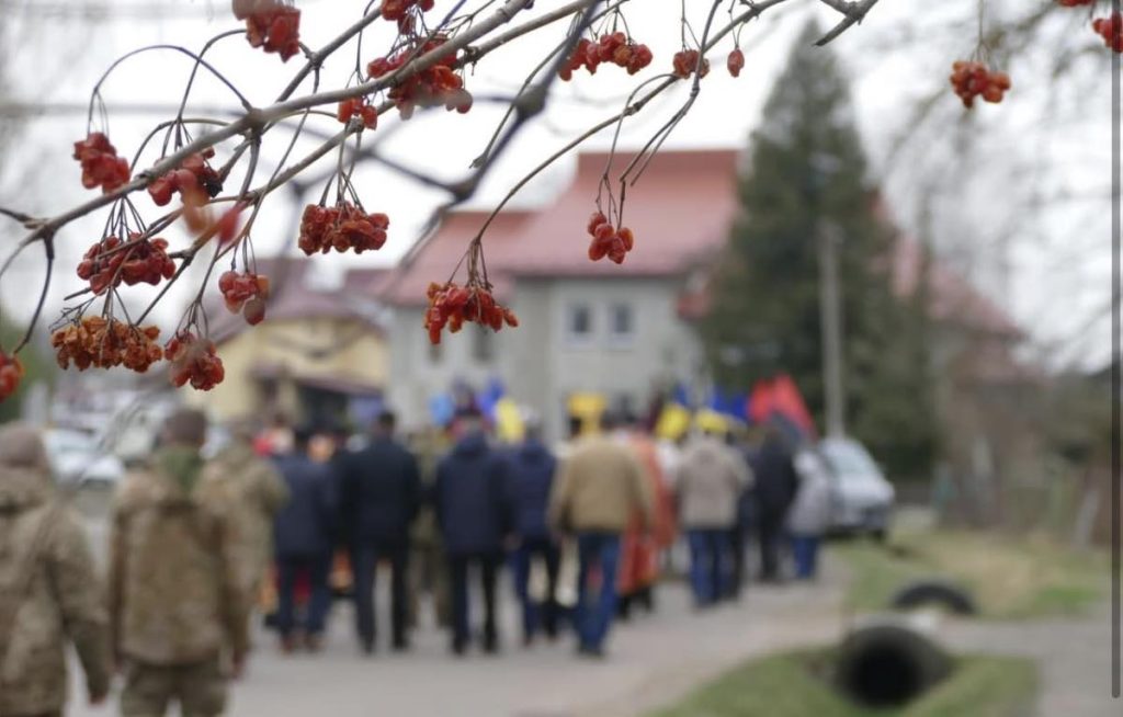 У Калуші надаватимуть фінансову підтримку для встановлення пам’ятних надгробків на могилах захисників.