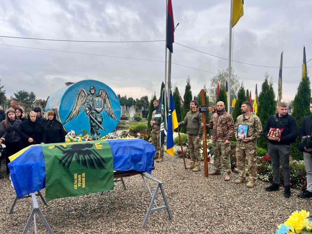 В Івано-Франківську провели в останню путь військового Івана Михайлишина