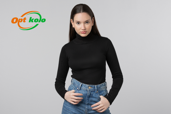 Які відтінки гольфів та лонгслівів для жінок користуються найбільшим попитом цього сезону?
