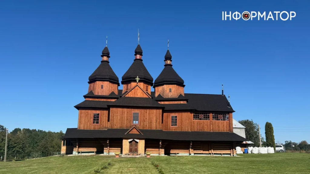 Античні ікони та старовинний іконостас: унікальна історія Церкви Покрови Пресвятої Богородиці в Прикарпатті