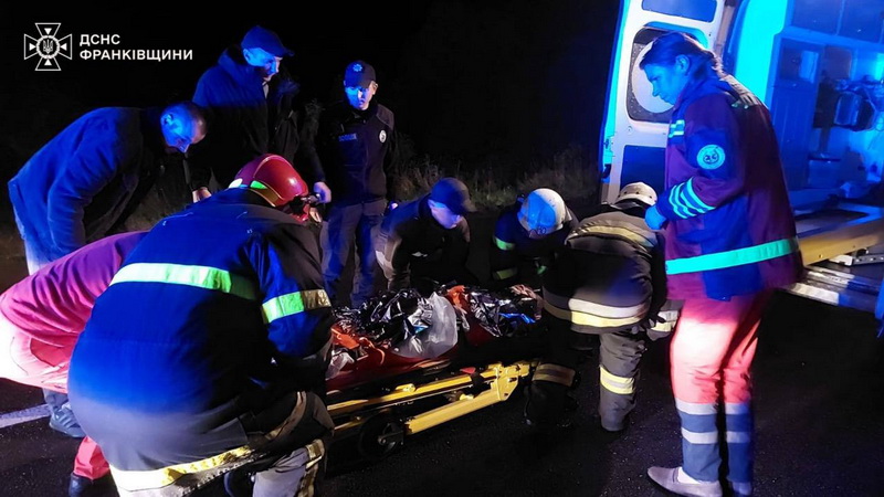 У Вигодській громаді дитину затисло в автомобілі після аварії