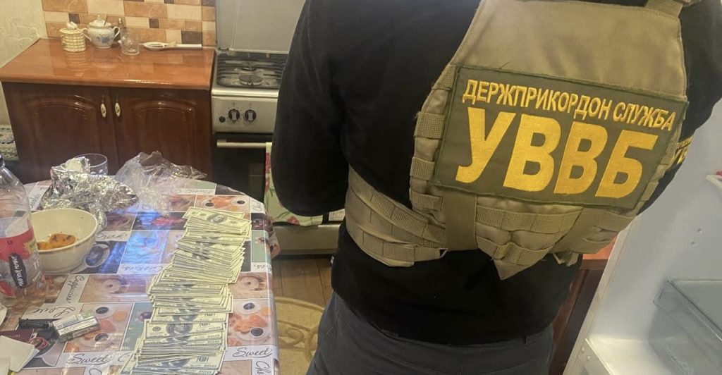 На Закарпатті правоохоронці викрили банду, що незаконно переправляла людей через кордон