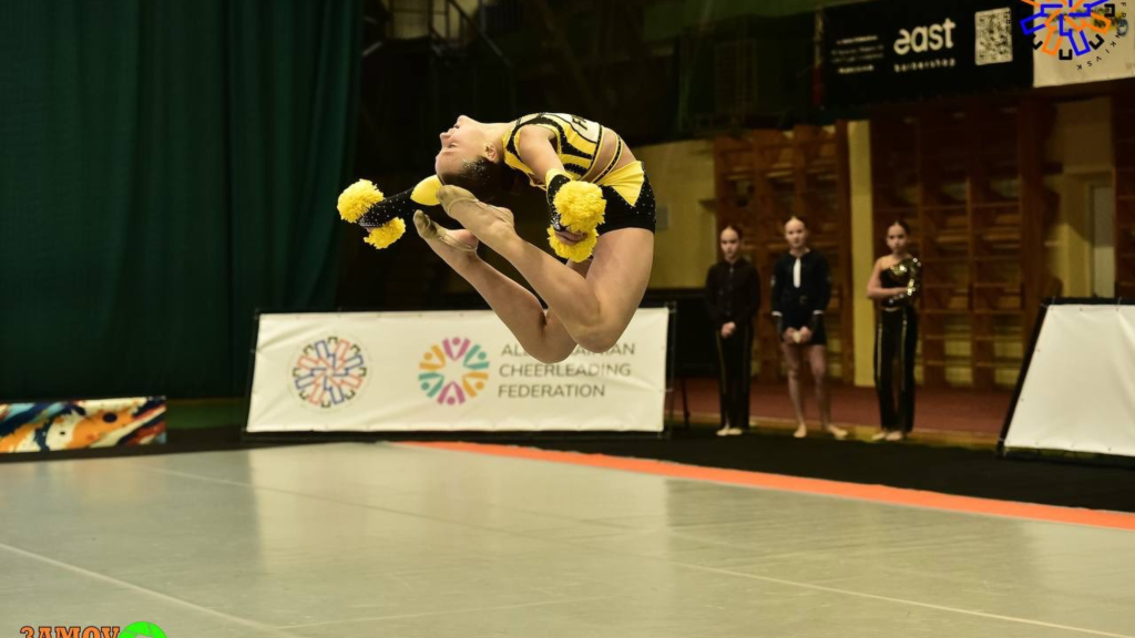 У Франківську пройшов Відкритий обласний чемпіонат з черліденгу — участь взяли понад 400 спортсменок із чотирьох районів.