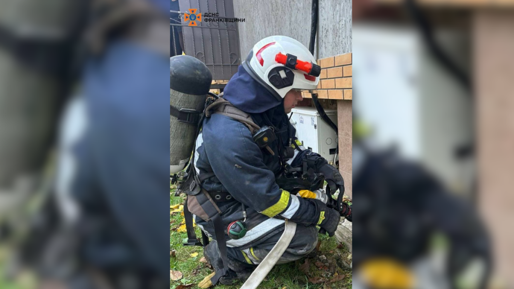 У Франківській області під час пожежі врятували пенсіонерів – жінку і чоловіка