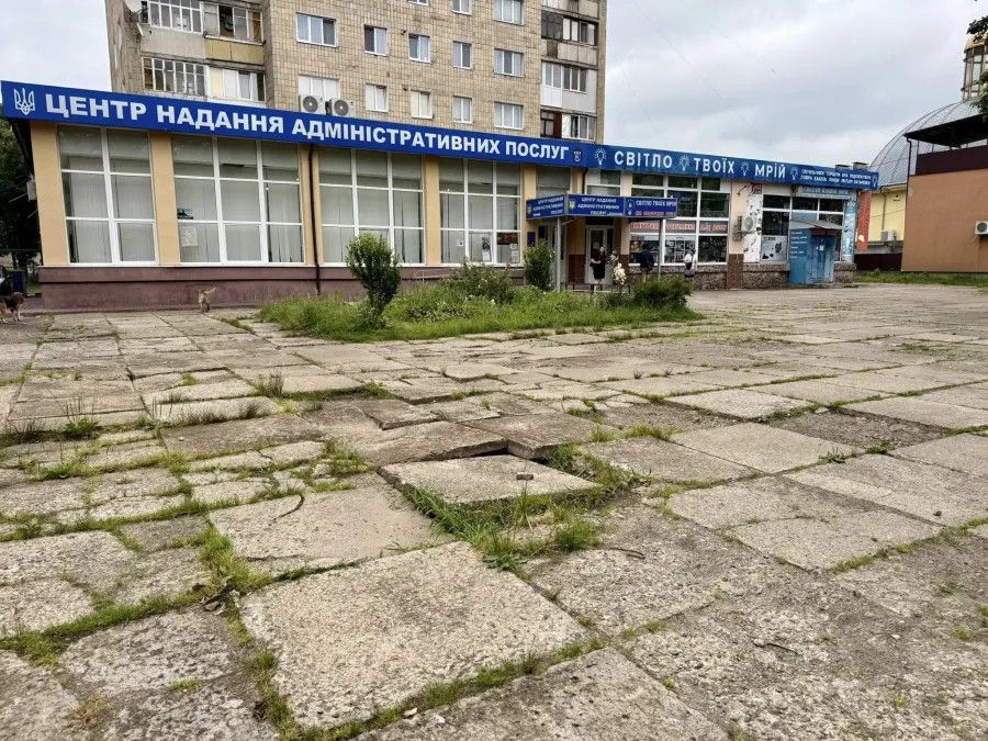 Проведено тендер на облаштування площі перед Калуським ЦНАПом
