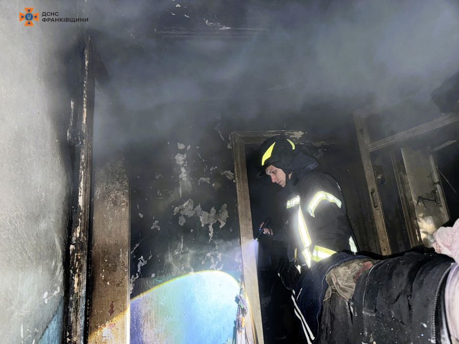 У Надвірній виявили тіла двох осіб: деталі від рятувальників