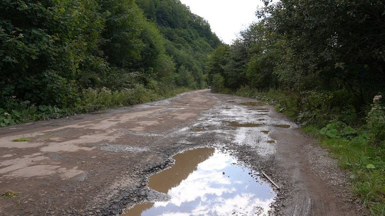 На оновлення траси до села Бистриці поблизу Буковеля спрямували 2,3 млрд грн