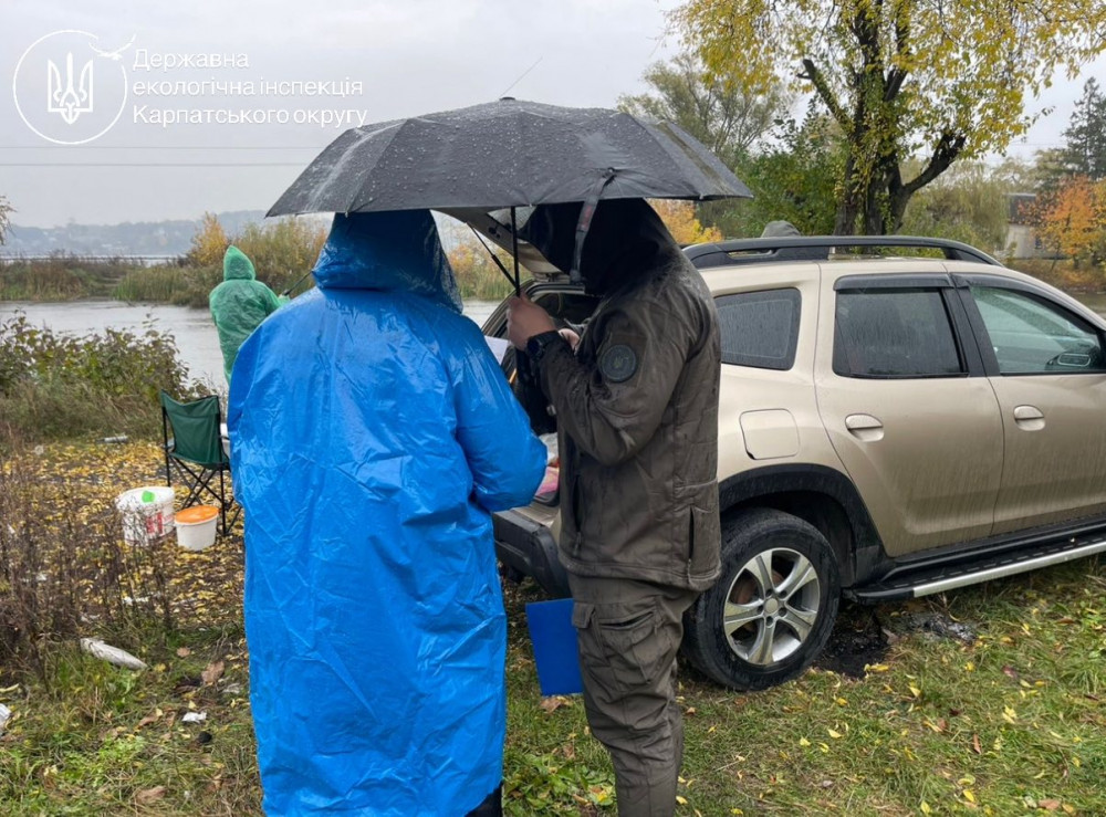 За сім днів на каналі Бурштинської ТЕС затримали 24 браконьєрів.