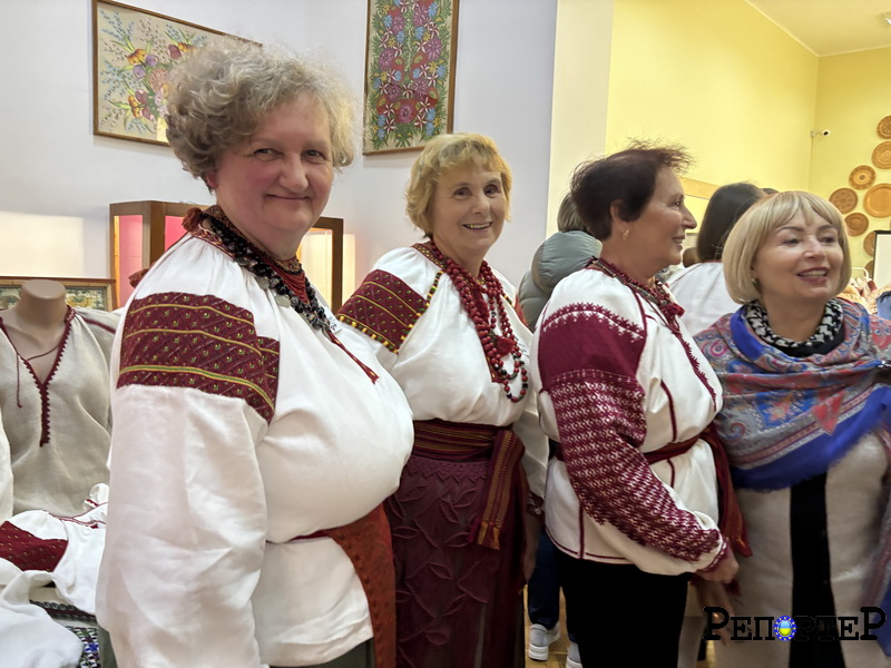 У Франківську представили «Вишиванки з Покуття Городенківщини»