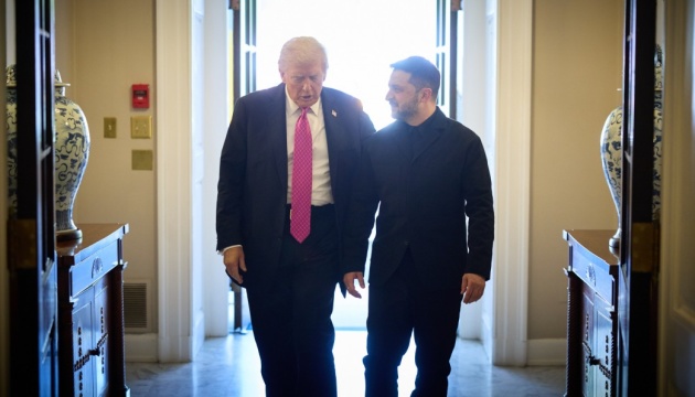 Зеленський повідомив Трампу про готовність провести переговори з Путіним у Будапешті