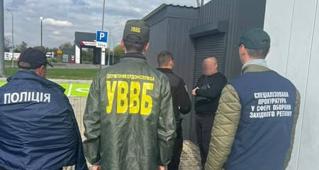 На Закарпатті взяли під варту чоловіка, що сприяв військовозобов’язаним уникати мобілізації.
