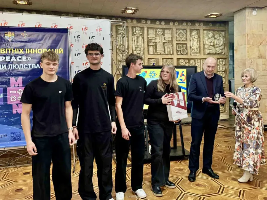 Калуські школярі розробили інноваційні пазли для дітей із порушенням зору
