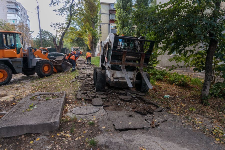 Три фірми змагалися за право ремонтувати асфальт на тротуарах Калуша