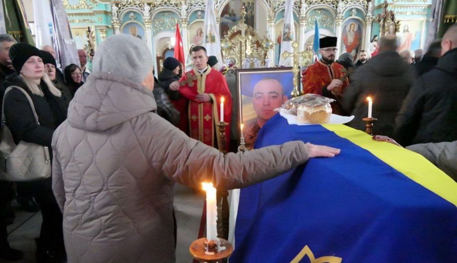 В Сівці-Калуській провели в останню путь захисника Олега Климишина