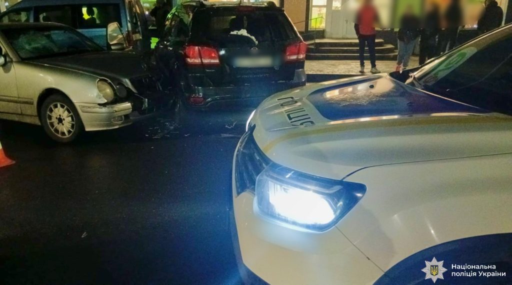 В Надвірнянському районі іноземець збив пішохода — чоловік помер на місці.