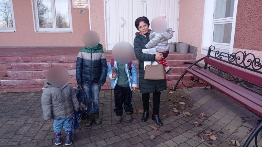 На Франківщині у мешканки Городенківської громади відібрали четверо дітей через холод, бруд і відсутність належного харчування.