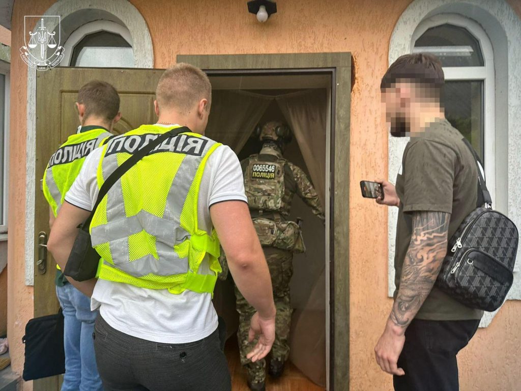 З Вірменії видворили шахрая, через якого волонтери позбулися більше 20 млн грн