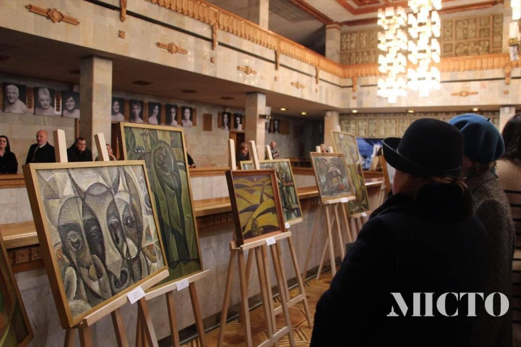 В Івано-Франківську презентували ювілейну експозицію та нагородили премією імені Опанаса Заливахи