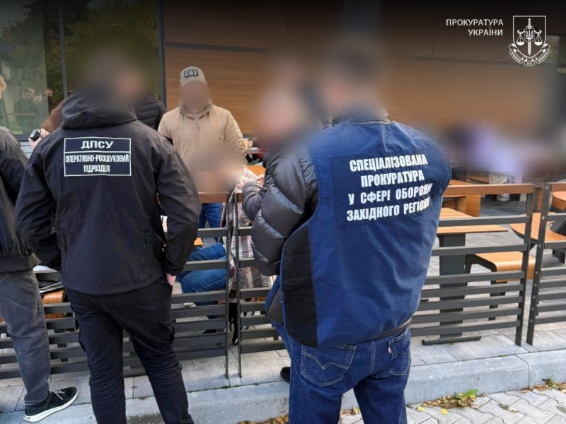 Затримали підполковника Міноборони за підозрою в незаконному вивезенні військовозобов’язаних за межі країни.