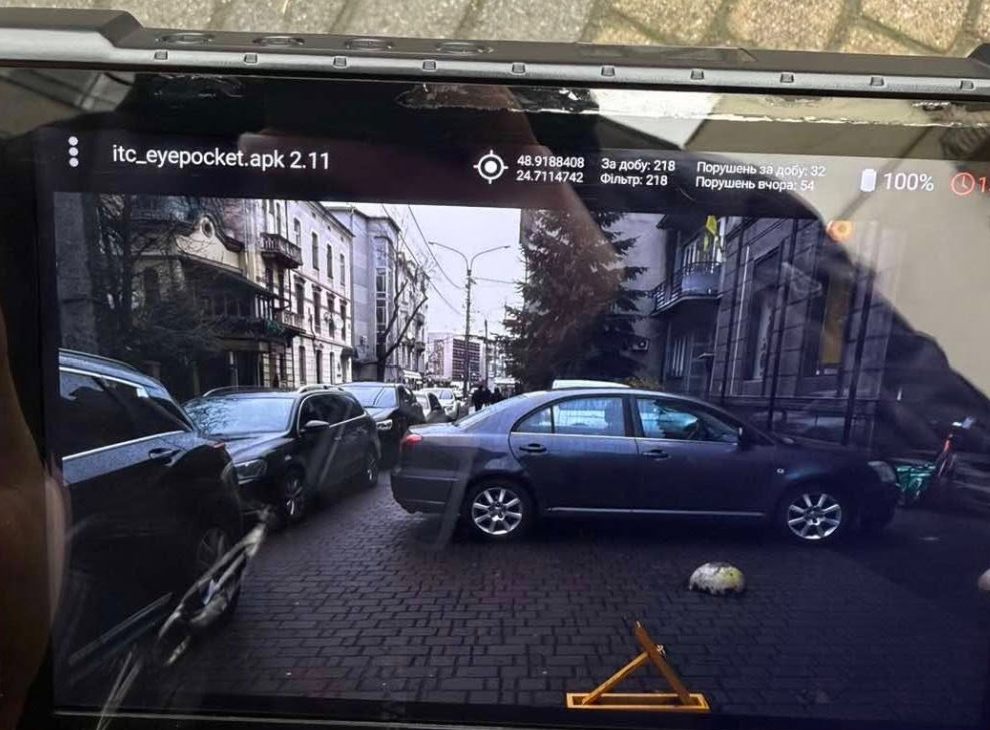 У Франківську інспектори паркування щодня виписують приблизно 250 штрафів.
