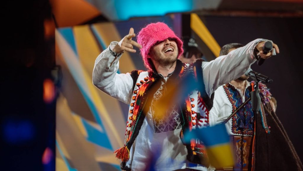 Мати підлітка зі Львівщини отримала штраф через крадіжку панам гурту “Калуш”