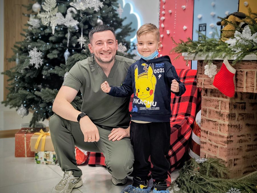 Батьки врятували сина: як подвійна трансплантація від мами та тата подарувала Артуру нове життя
