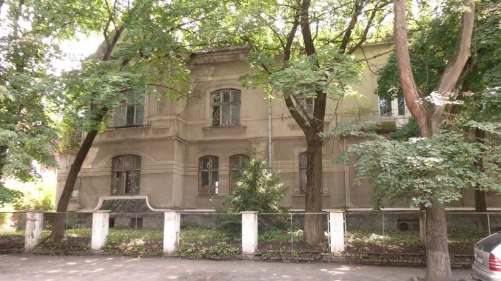 У Франківську обговорять приватизацію будівлі колишньої залізничної лікарні