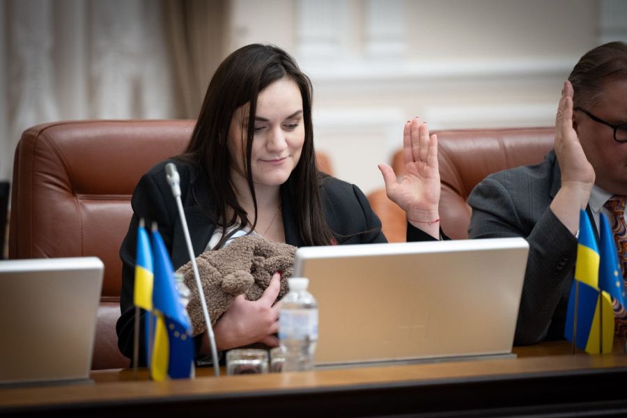 Міністр культури прийшла на засідання уряду з немовлям-донькою