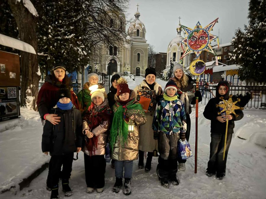 У Калуші діти за три години різдвяної акції зібрали 18000 гривень.
