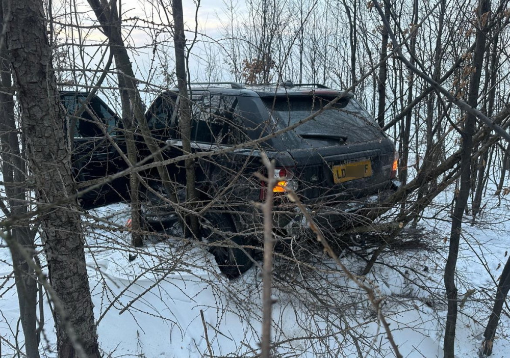 Шестеро чоловіків затримані при спробі прорватися на Range Rover до Румунії