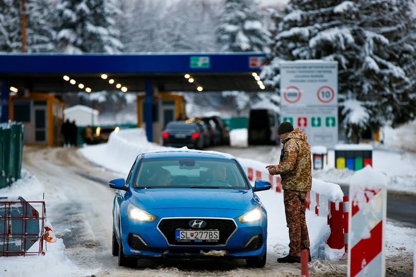 За минулу добу більше 30 тисяч українців повернулися в Україну.