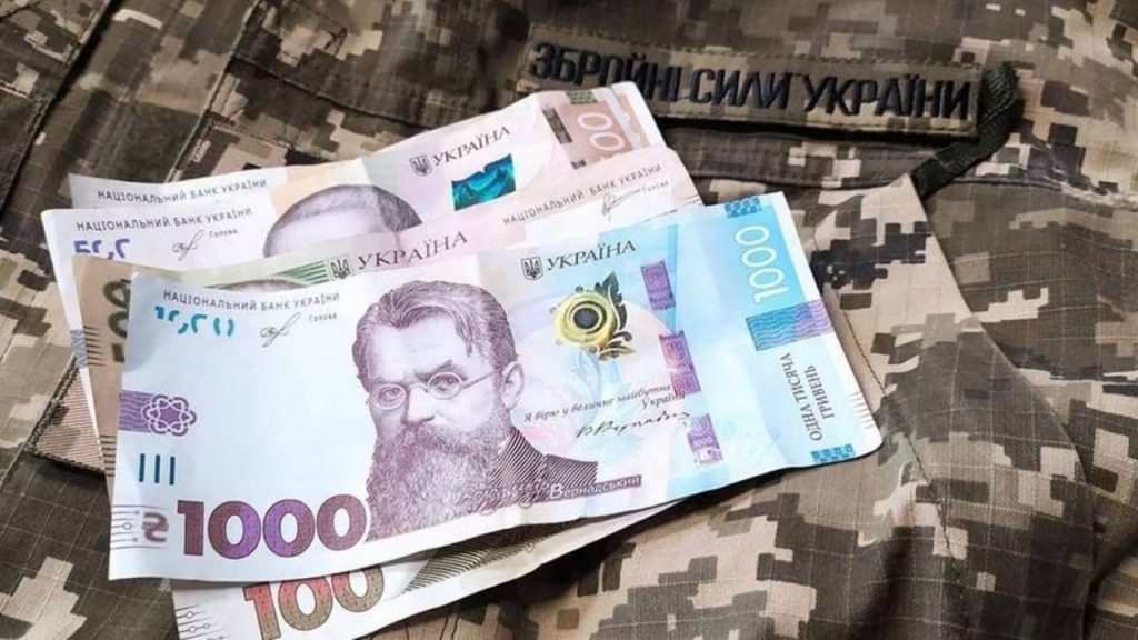 Витрати на оплату праці військових можуть сягнути 100 тисяч гривень: у Верховній Раді подали законопроєкт.