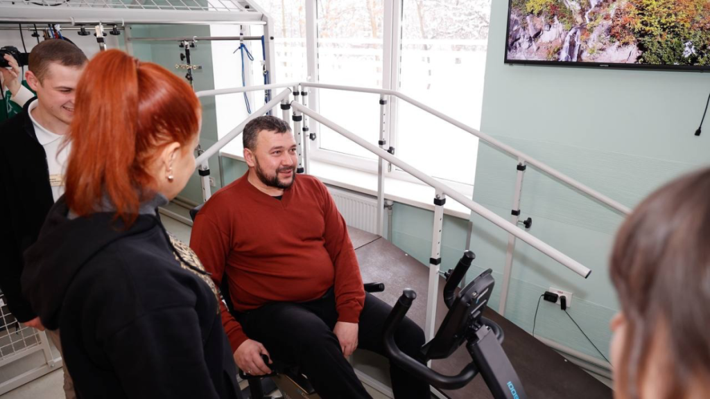 У Франківській області продовжується оновлення відділення реабілітації за майже 15 млн грн