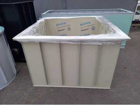 Ємність відкрита поліпропілен 3400 л прямокутна