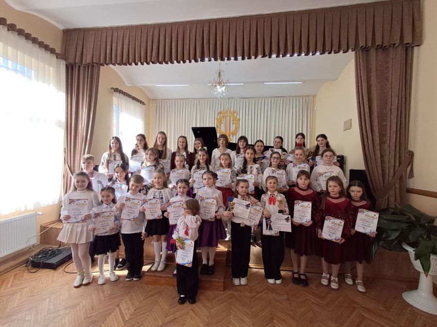 На міському фестивалі у Калуші виступили 17 ансамблів фортепіано