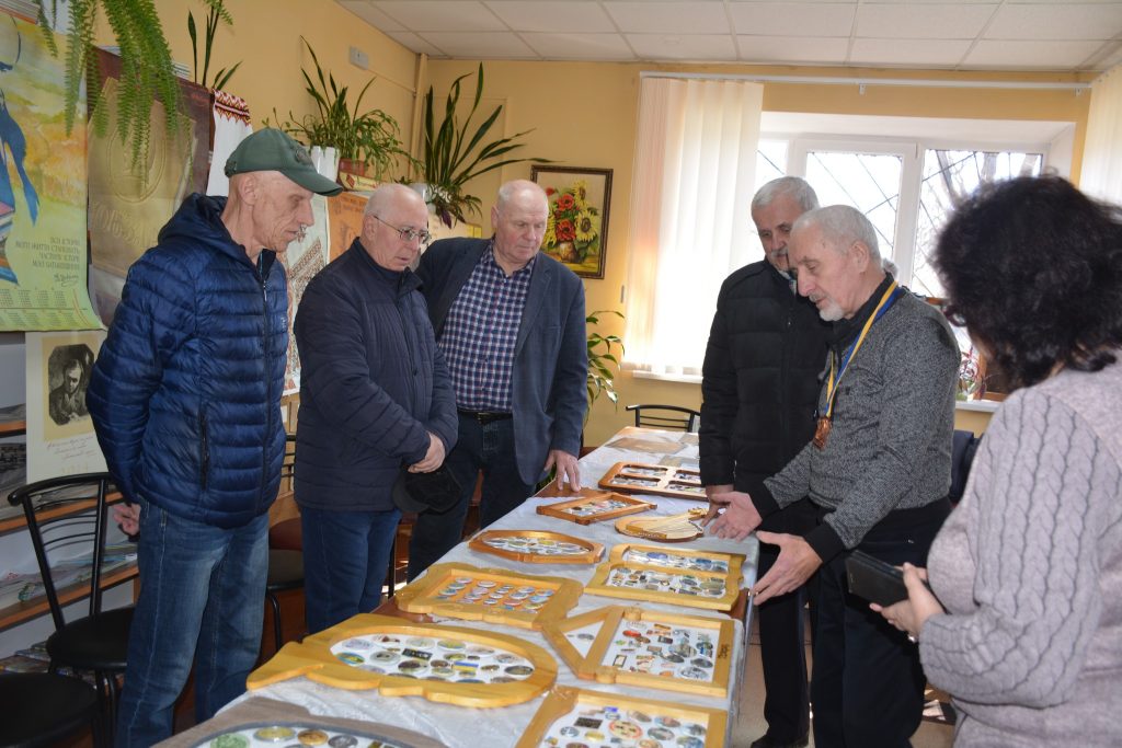 В Надвірнянській центральній бібліотеці відкрилася виставка до 212-річчя з дня народження Тараса Шевченка