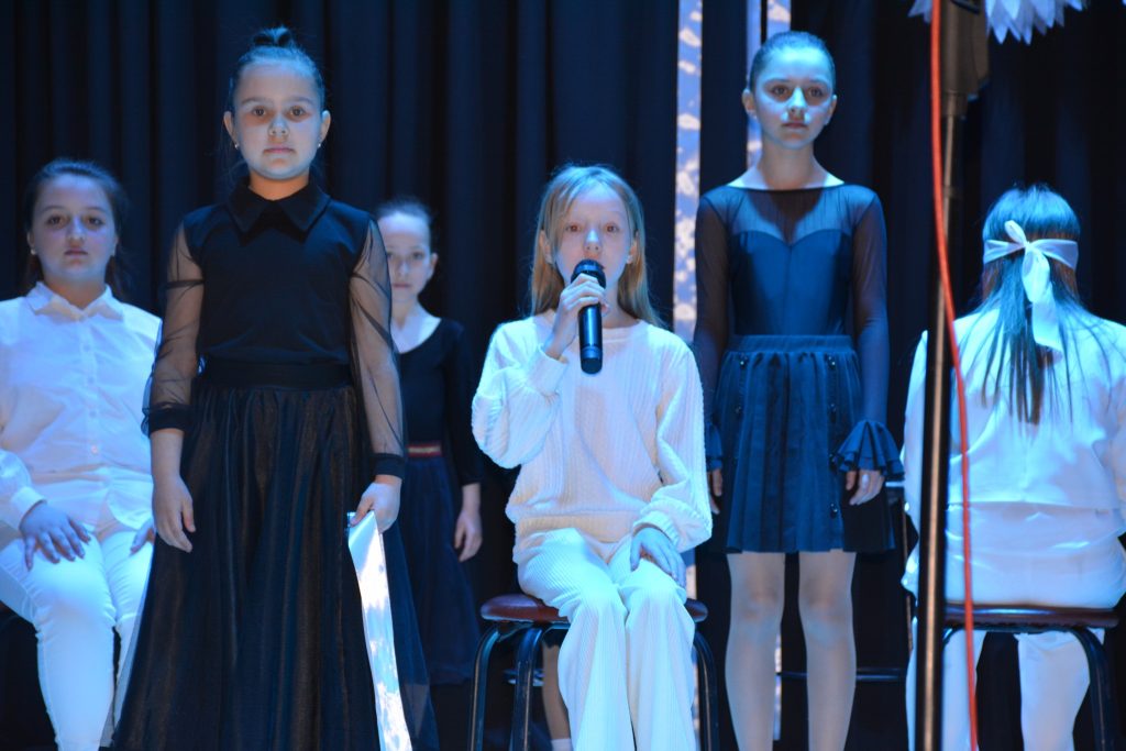 У Надвірній провели літературно-музичний захід на честь 96-річчя Ліни Костенко