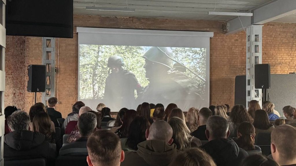 Історія вояка і таксі: у Франківську презентували фільм Golden Wire